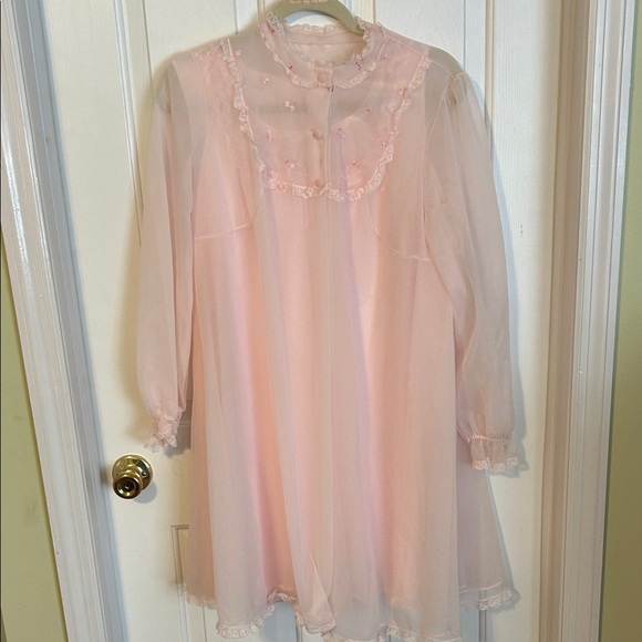 Shadowline Sheer Pink Nightgown and robe set with Lace Trim. Size M. - Picture 1 of 11